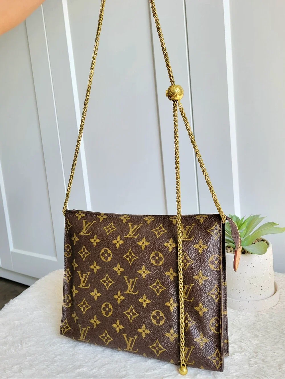 Louis Vuitton Monogram Toiletry 26 - Clutch Chain Shoulder Bag Crossbody